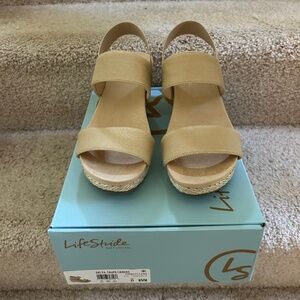 LifeStride Delta Wedge Sandals - Taupe